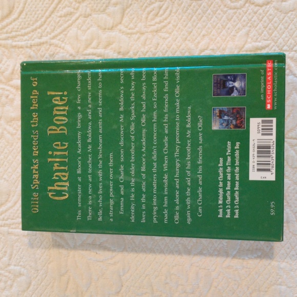 Charlie Bone & The Invisible Boy - Charlie Bone & The Castle Mirrors Books 3 & 4 - Picture 3 of 14